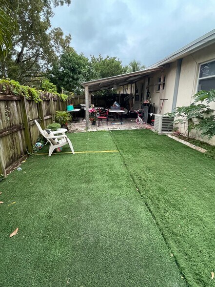 More Photos Of 2200 SW 42nd Ave, Fort Lauderdale Multifamily For Sale