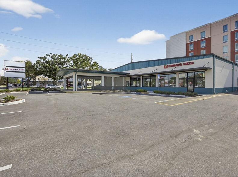 More Photos Of 504 Avenue D NW, Winter Haven General Retail For Lease