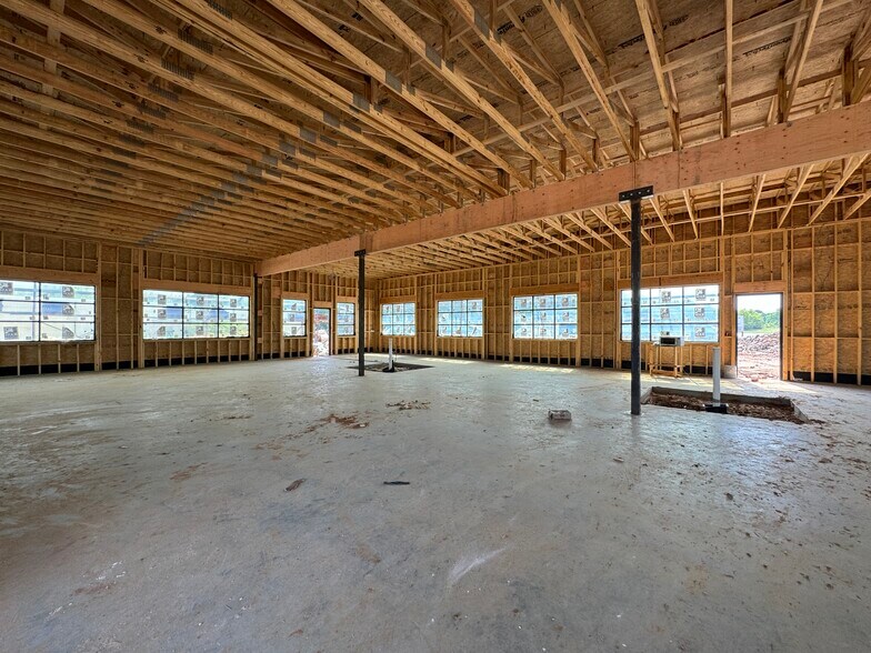 More Photos Of 3622 Duchess, Denton Office For Lease