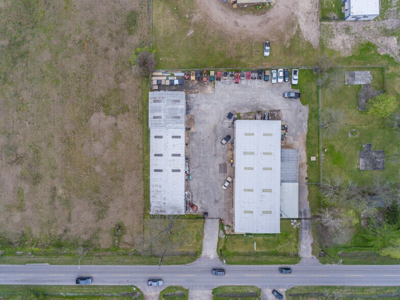 More Photos Of 410 W Canino Rd, Houston Manufacturing For Sale