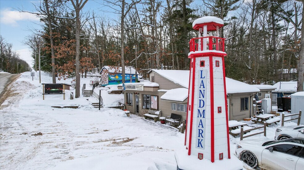 More Photos Of 5937 W Higgins Lake Dr, Roscommon Restaurant For Sale