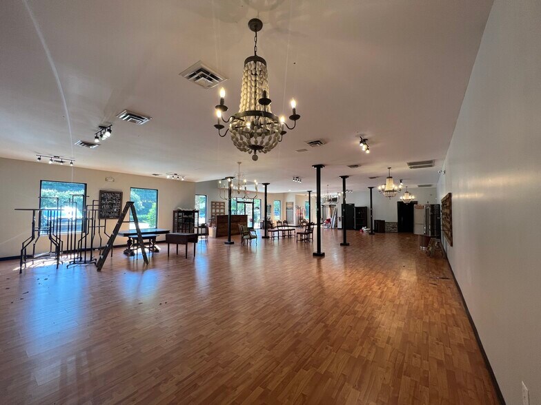 More Photos Of 3116 Evans St, Greenville Freestanding For Lease