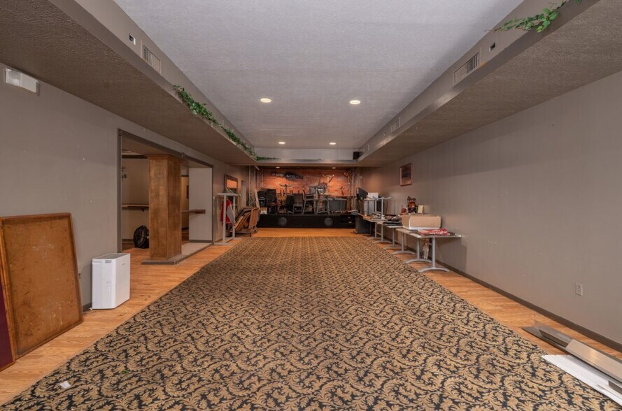 More Photos Of 110 S Broadway St, New Philadelphia Storefront Retail Office For Sale