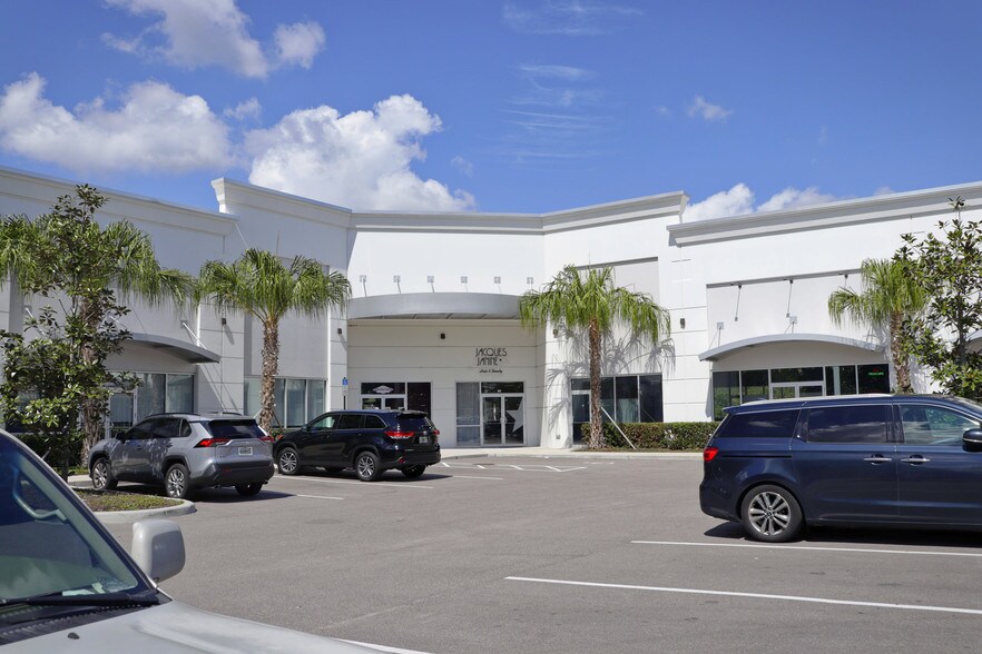 More Photos Of 9001 Taborfield Ave, Orlando Freestanding For Lease