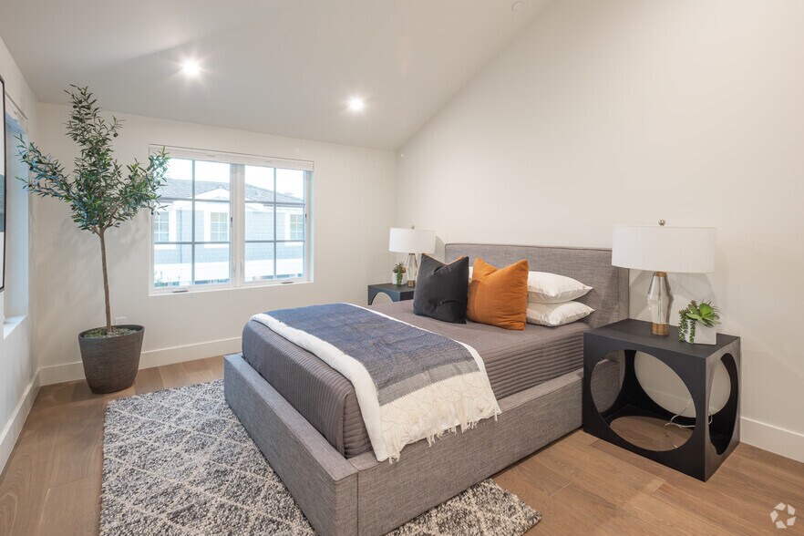 More Photos Of 1363-1373 Coast Hwy, Laguna Beach Storefront Retail Residential For Sale