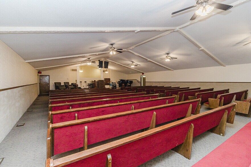 More Photos Of 1319 E 17th Ave, Hutchinson Religious Facility For Sale