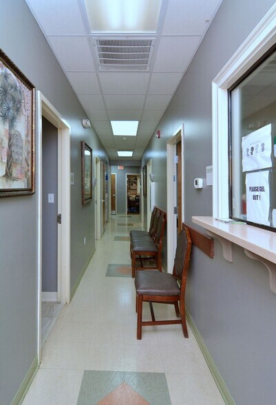 More Photos Of 803 N Jackson St, Albany Office For Lease