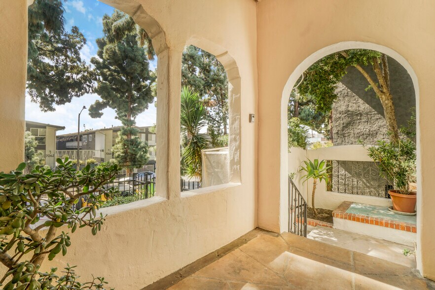 More Photos Of 7063 Lanewood Ave, Los Angeles Apartments For Sale