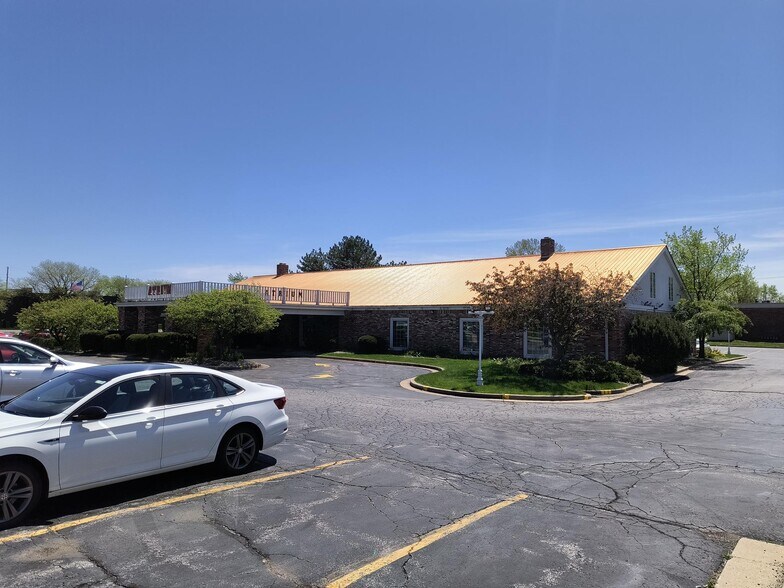More Photos Of 3100 45th St, Highland Medical For Lease