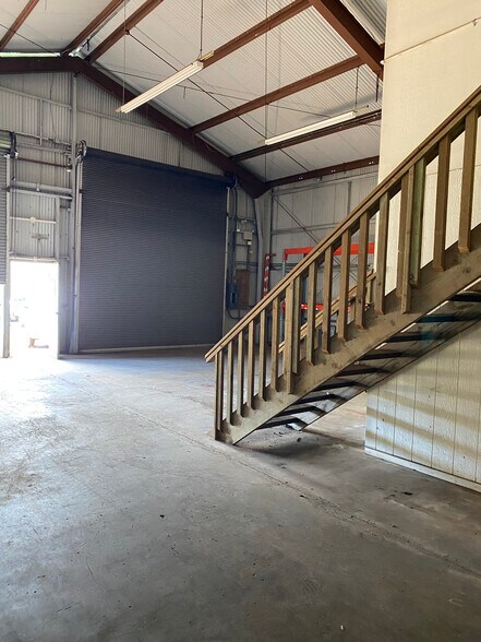 More Photos Of 4268 Halenani St, Lihue Warehouse For Lease