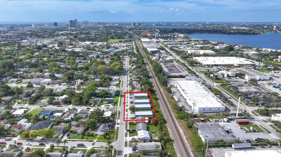 More Photos Of 3307 Windsor Ave, West Palm Beach Apartments For Sale