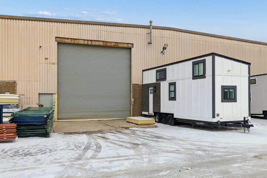 More Photos Of 411 Industrial Dr, White House Manufacturing For Lease