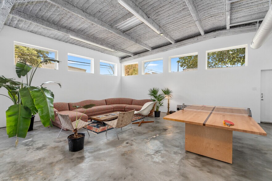 More Photos Of 3902 McKinney St, Houston Warehouse For Lease