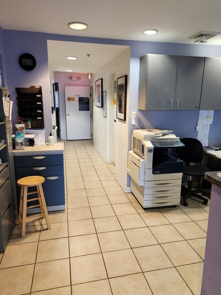 More Photos Of 4700 Erie St, College Park Office For Sale