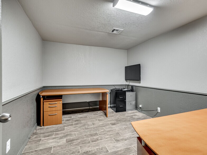 More Photos Of 424 SE 29th St, Oklahoma City Flex For Sale