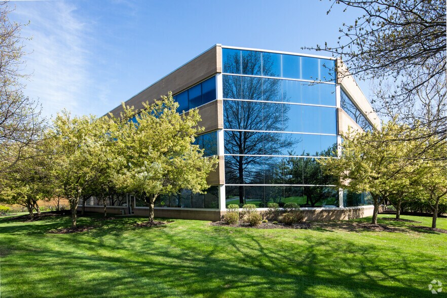 More Photos Of 925 Harvest Dr, Blue Bell Unknown For Lease