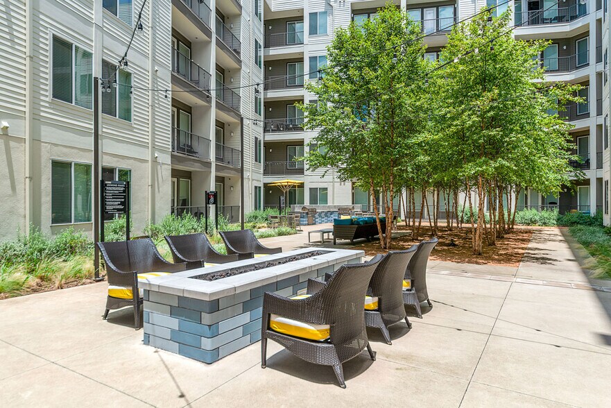 More Photos Of 110 W Cityline Dr, Richardson Apartments For Lease