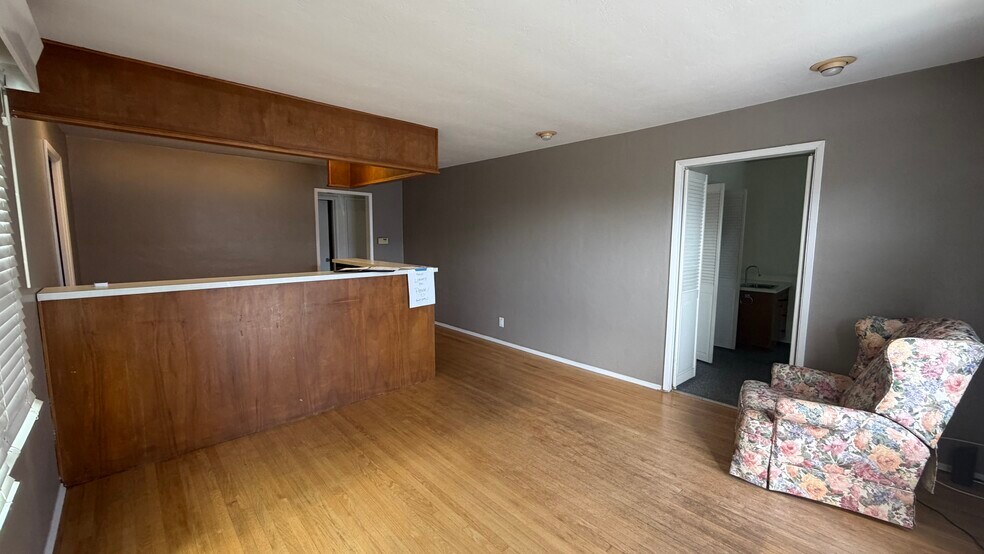 More Photos Of 626 Civic Center Dr, Vista Medical For Lease