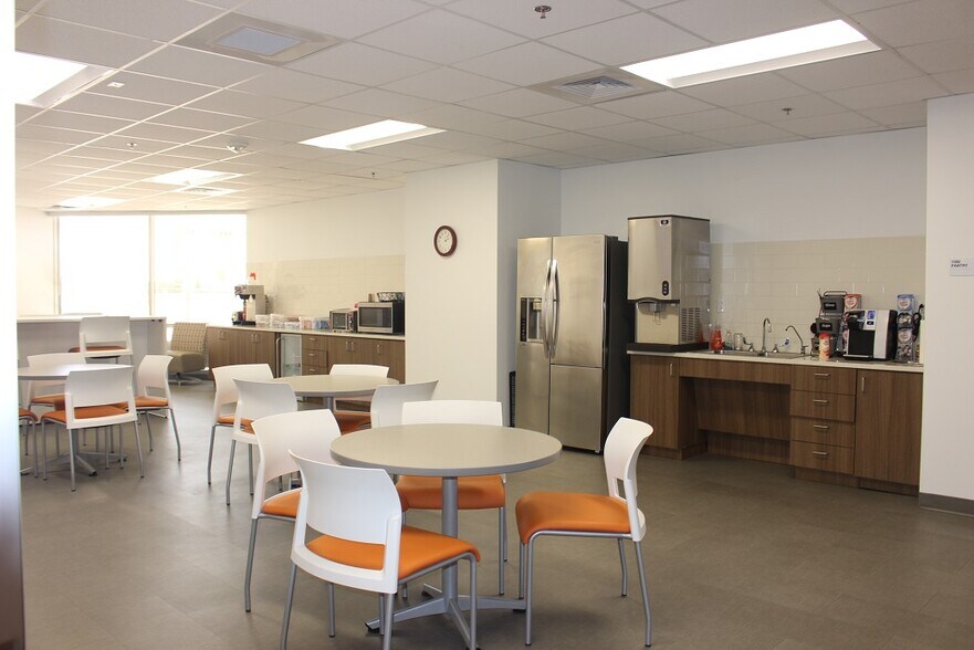 More Photos Of 303 W Wall St, Midland Office For Lease