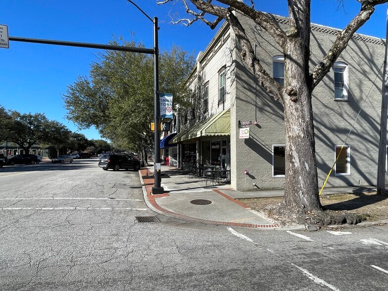 More Photos Of 156 E Carolina Ave, Hartsville Storefront Retail Residential For Lease