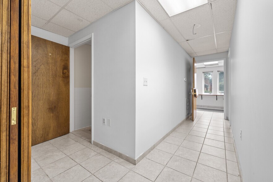 More Photos Of 5875-5881 Allentown Rd, Suitland Office For Sale