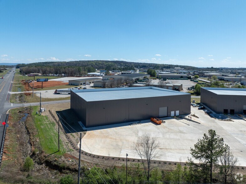 More Photos Of 101 Spacegate Dr NW, Huntsville Warehouse For Lease