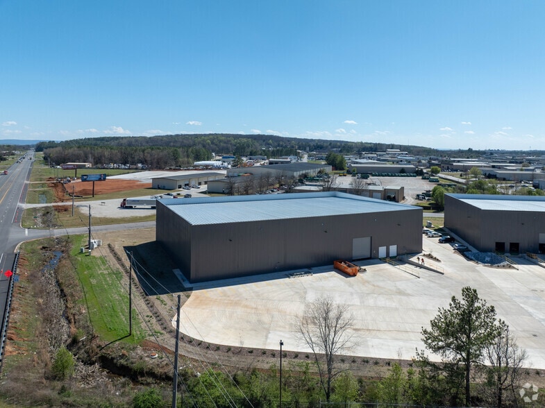 More Photos Of 101 Spacegate Dr NW, Huntsville Warehouse For Lease