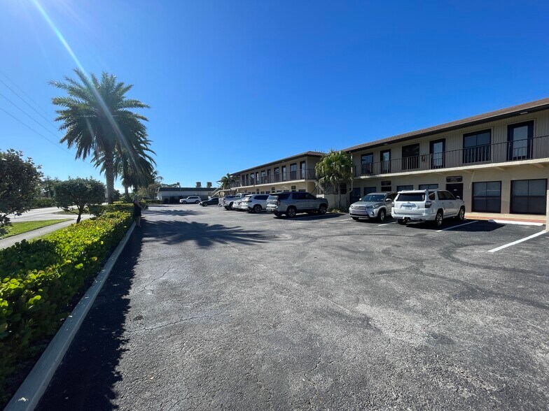 More Photos Of 312 S Old Dixie Hwy, Jupiter Office For Sale