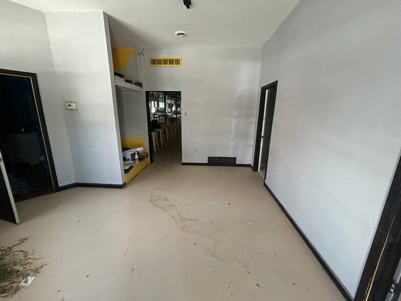 More Photos Of 200 Wyandotte St, Kansas City Storefront Retail Office For Sale