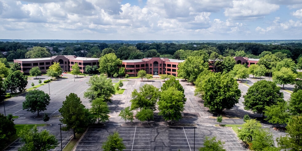 More Photos Of 8295 Tournament Dr, Memphis Coworking Space