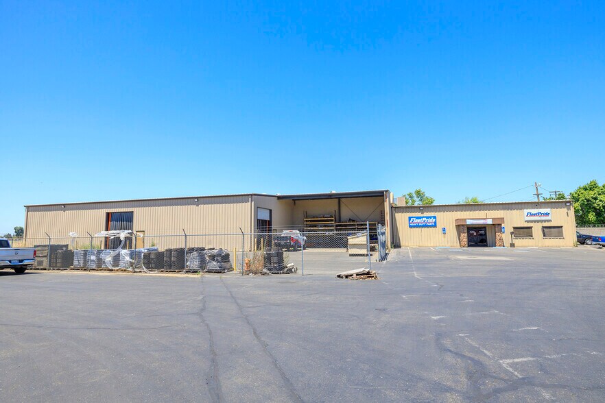More Photos Of 615-621 Kansas Ave, Modesto Light Distribution For Sale