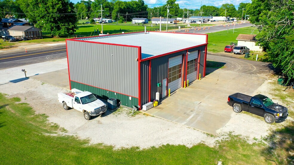 More Photos Of 304 E Wilson St, Valliant Office For Sale
