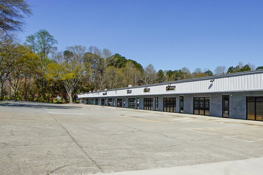 Primary Photo Of 101 Kenwood Rd, Fayetteville Storefront For Lease