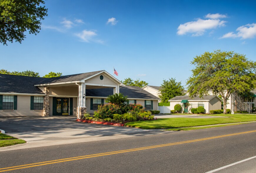 More Photos Of 5128 Pine Ave, Pasadena Assisted Living For Sale