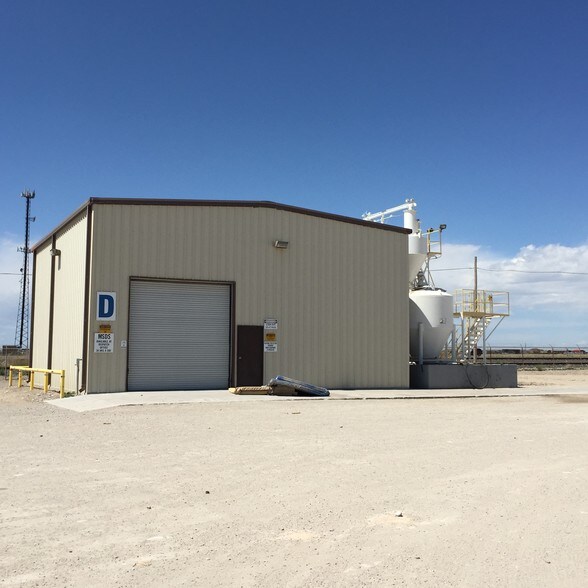 More Photos Of 2401 Sivley Rd, Artesia Truck Terminal For Sale