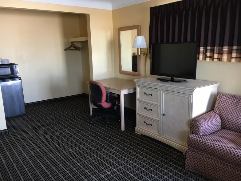 More Photos Of 3345 Latcha Rd, Millbury Hotel For Sale