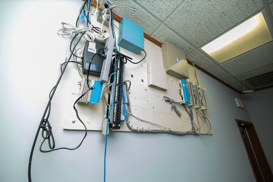 More Photos Of 1020 N Main St, Wichita Medical For Sale