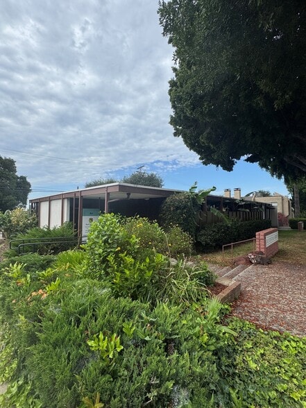 Primary Photo Of 814 W Foothill Blvd, Monrovia Medical For Sale