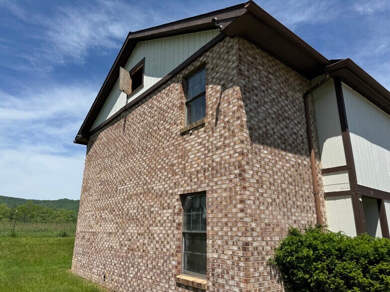 More Photos Of 237 Sherrad St, Marlinton Apartments For Sale