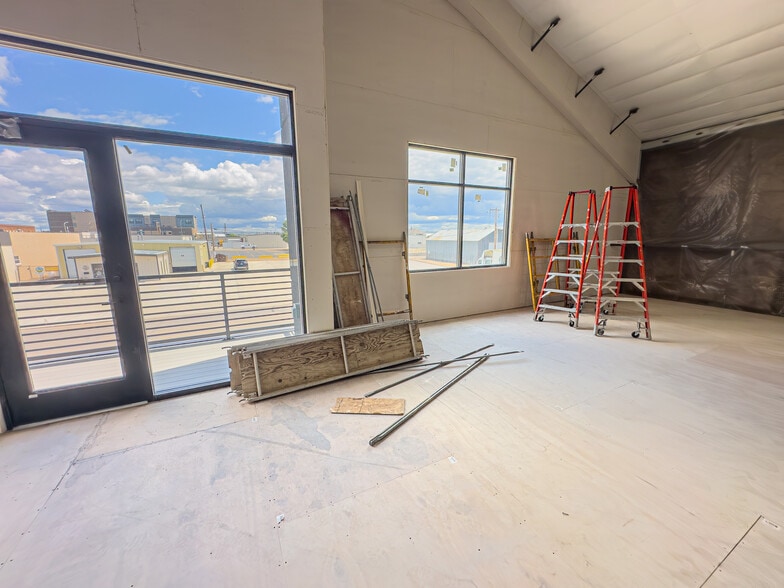 More Photos Of 107 Washington Ave, Williston Flex For Sale