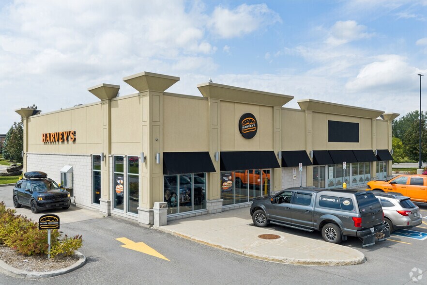 More Photos Of 5205 Boul Robert-Bourassa, Laval Unknown For Lease