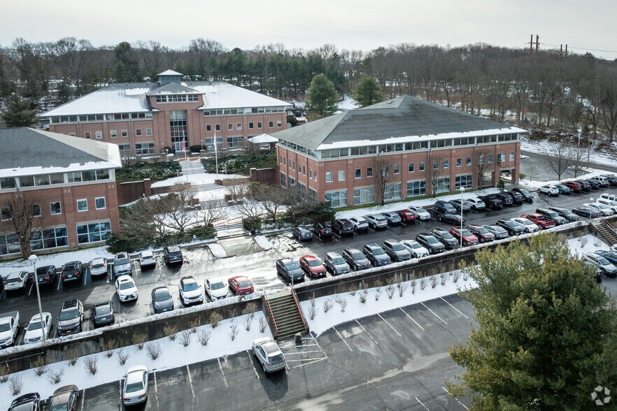 More Photos Of 300 Centerville Rd, Warwick Office For Lease