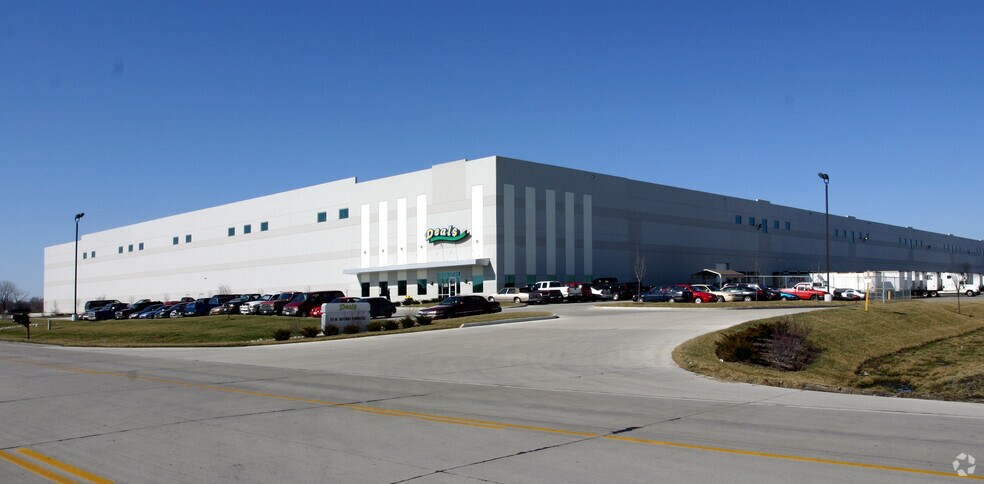 More Photos Of 29 W Gateway Commerce Dr, Edwardsville Distribution For Lease