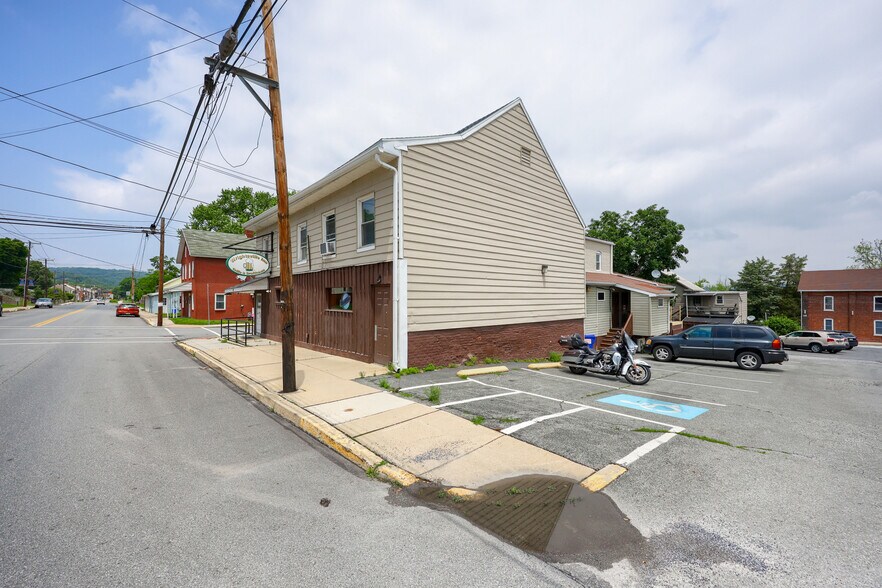 More Photos Of 601 S Front St, Wrightsville Specialty For Sale
