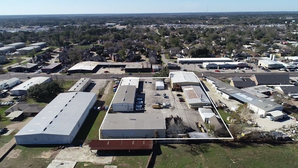 More Photos Of 610 Frazier St, Conroe Light Manufacturing For Sale