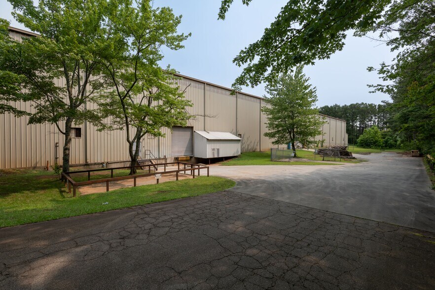 More Photos Of 3200 N Berkeley Lake Rd NW, Duluth Distribution For Lease