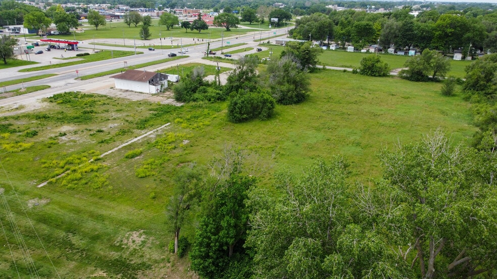 More Photos Of 110 NE Us-24 Hwy, Topeka Land For Sale