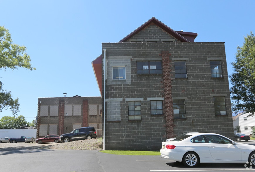 More Photos Of 244 Hazel St, Clifton Warehouse For Sale