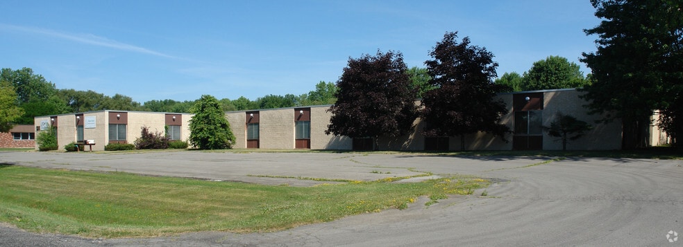 More Photos Of 202 Twin Oaks Dr E, Syracuse Office For Lease