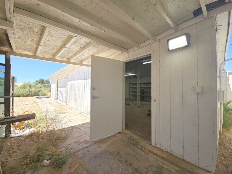 More Photos Of 10135 S Barrackman Rd, Mohave Valley Light Distribution For Lease